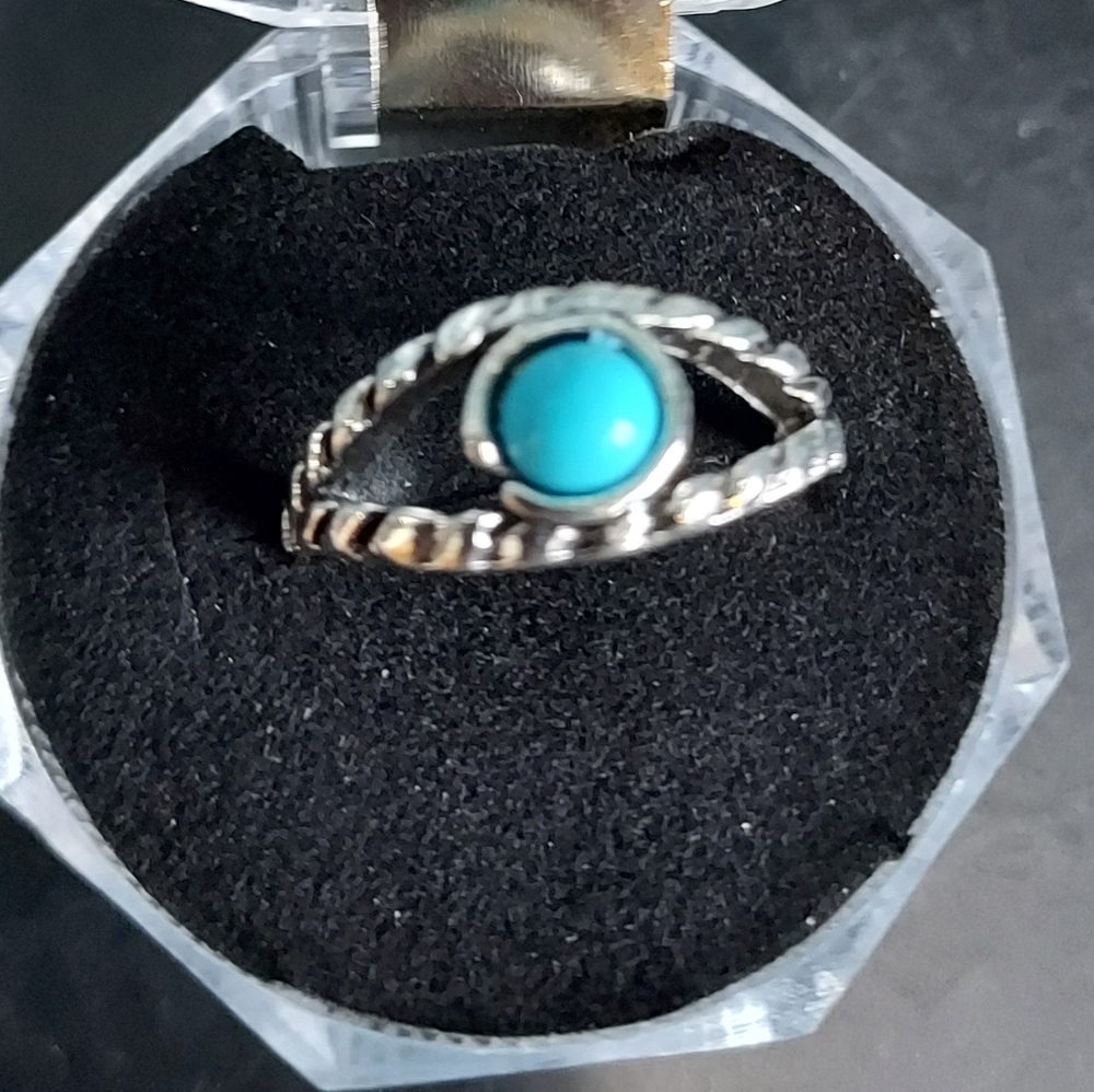 Alloy and turquoise ring  size 5.75